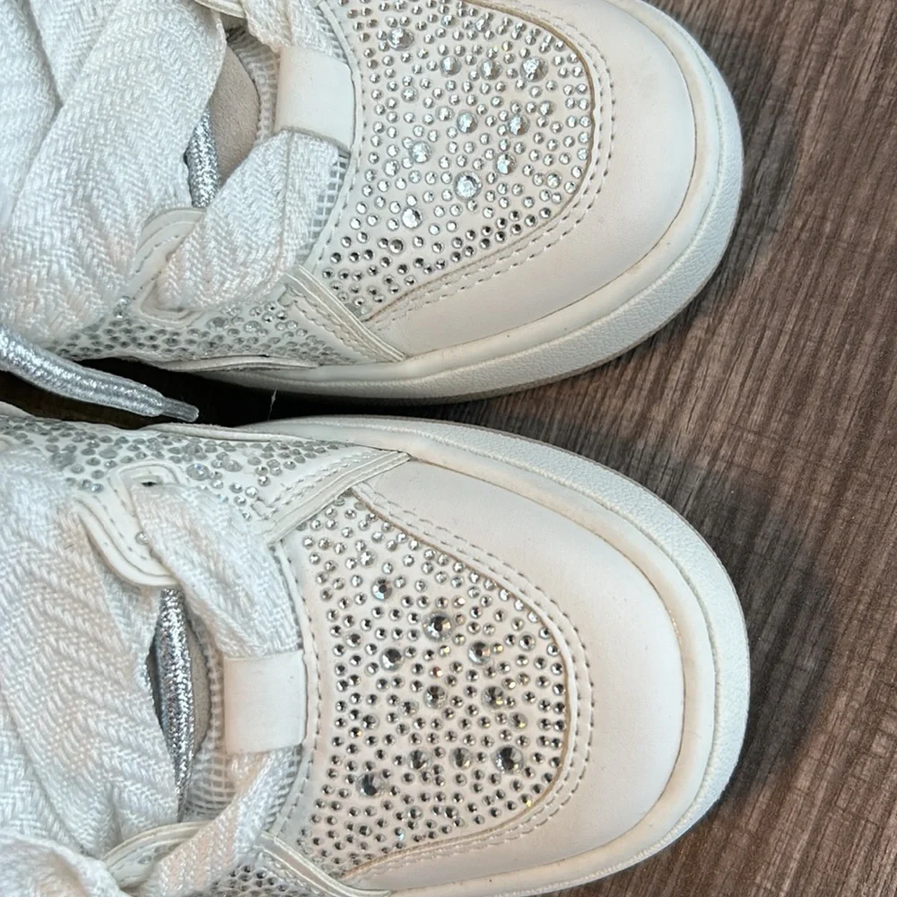 Steve Madden Roaring White Rhinestones Platform‎ Sneakers Shoes 7.5M